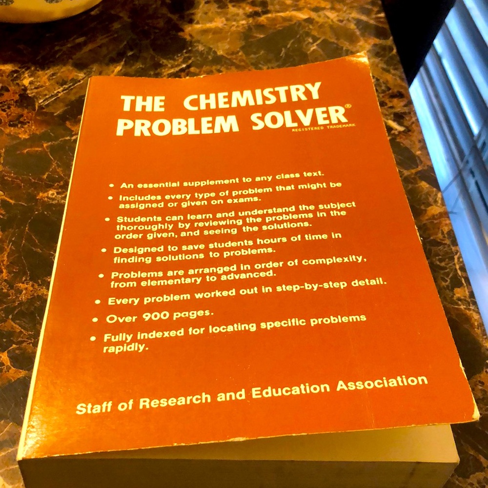 THE ELECTRONIC COMMUNICATIONS PROBLEM SOLVER  ~ STAFF OF REA ~ 1984